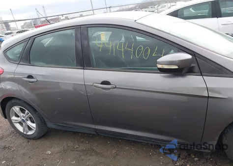 2014 Ford Focus Se z USA, uszkodzony, nr VIN 1FADP3K27EL154455